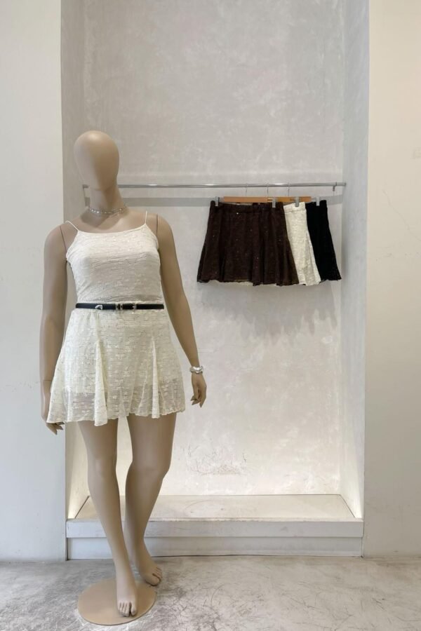 POLLERA CON PICO Y SHORT